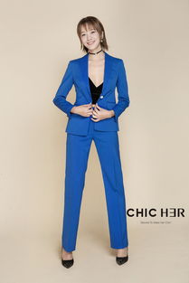 时尚之韵 服装画册中的艺术与商业交响